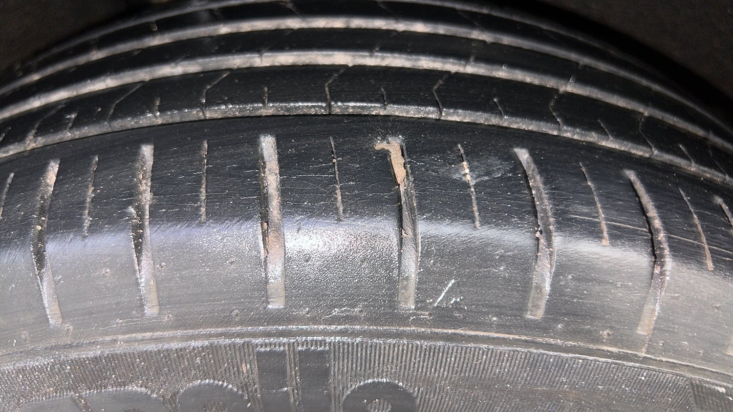 Used 2020 Maruti Suzuki Baleno Zeta Automatic Petrol Automatic tyres RIGHT REAR TYRE TREAD VIEW