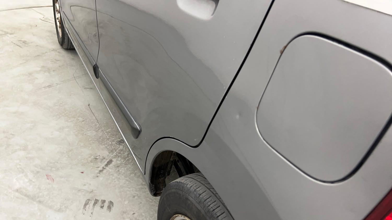 Used 2013 Maruti Suzuki Wagon R LXI CNG Cng Manual dents MINOR SCRATCH