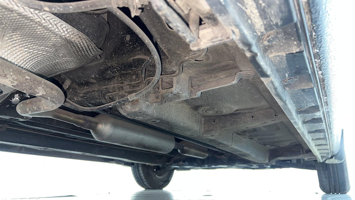 Used 2017 Maruti Suzuki Swift Lxi (O) Petrol Manual extra REAR RIGHT UNDERBODY VIEW