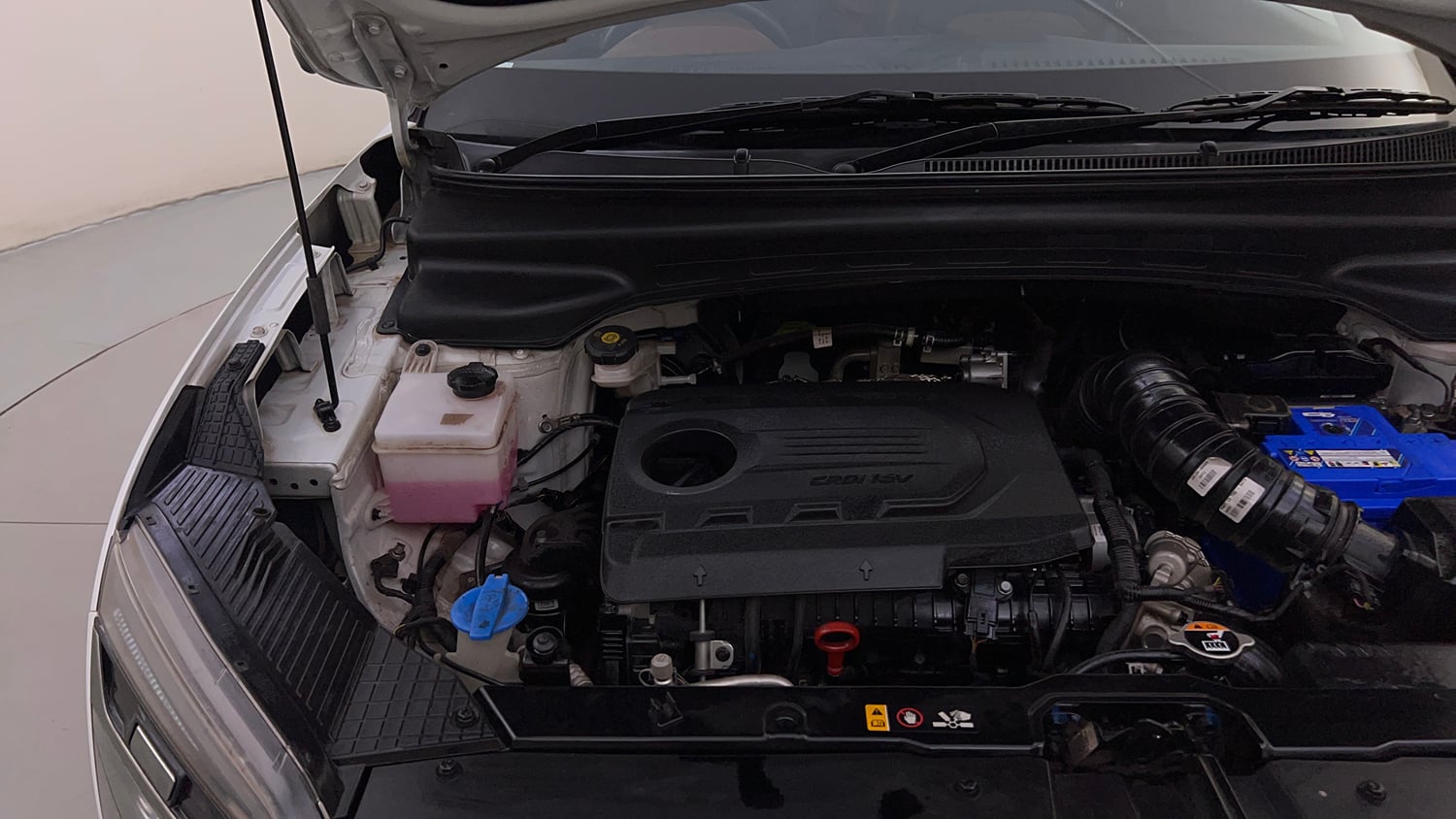 Used 2022 Hyundai Alcazar Signature (O) 6 STR 1.5 Diesel AT Diesel Automatic engine ENGINE RIGHT SIDE HINGE & APRON VIEW