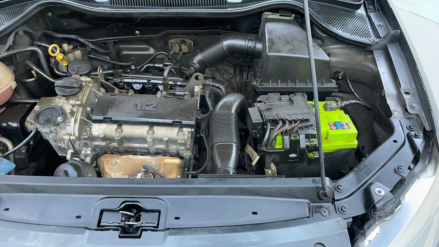 Used 2014 Volkswagen Polo Comfortline 1.2L (P) Petrol Manual engine ENGINE LEFT SIDE VIEW