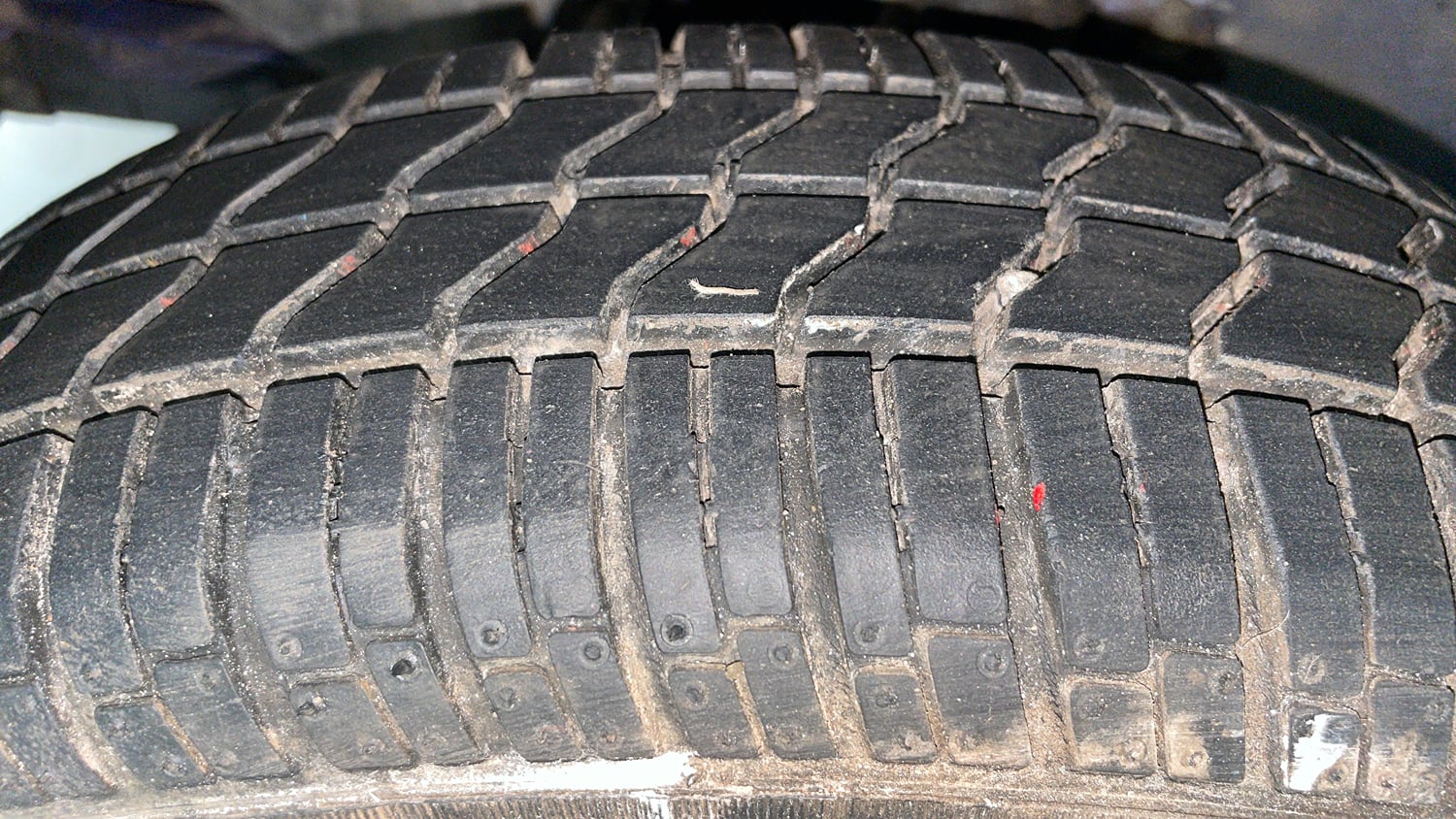 Used 2016 Tata Nano Twist XTA Petrol Automatic tyres LEFT FRONT TYRE TREAD VIEW