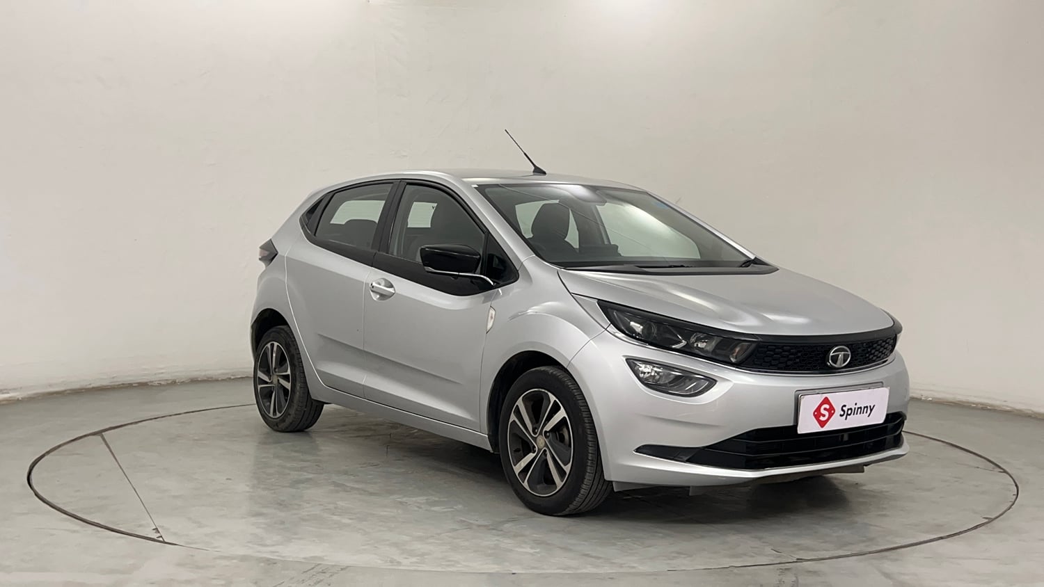 Used 2020 Tata Altroz XZ Petrol Petrol Manual exterior RIGHT FRONT CORNER VIEW