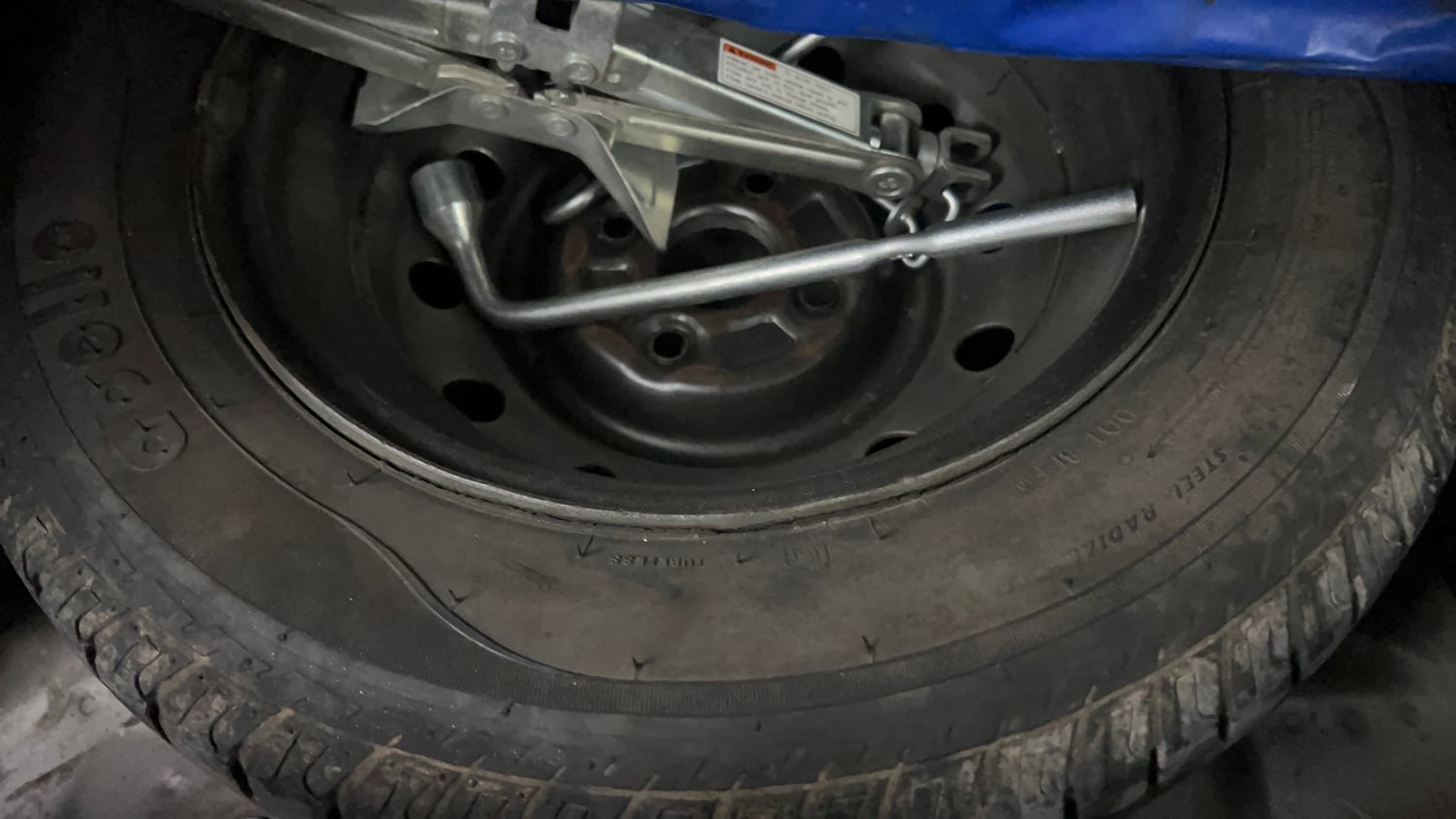 Used 2013 Maruti Suzuki Wagon R LXI CNG Cng Manual tyres SPARE TYRE VIEW
