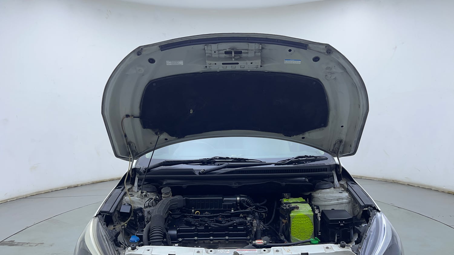 Used 2020 Maruti Suzuki Ciaz Alpha Hybrid 1.5 AT Petrol Automatic engine ENGINE & BONNET OPEN FRONT VIEW