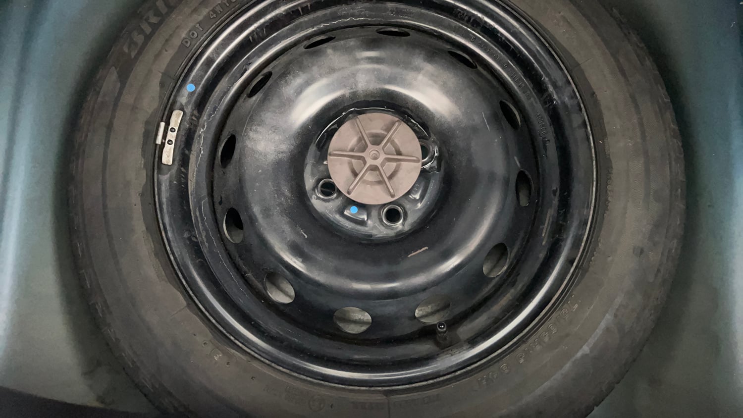 Used 2017 Maruti Suzuki Ignis Delta 1.2 MT Petrol Manual tyres SPARE TYRE VIEW