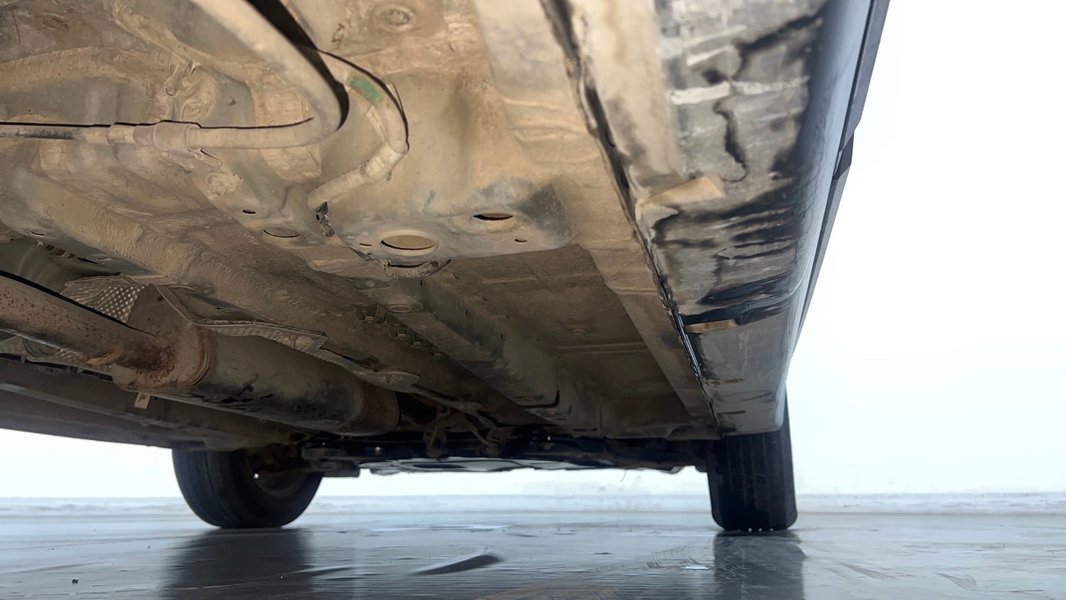 Used 2024 Mahindra XUV 3XO AX5 1.2 Petrol Petrol Manual extra REAR RIGHT UNDERBODY VIEW