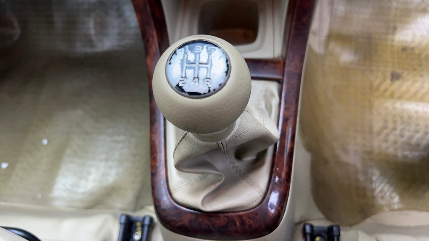Used 2015 Maruti Suzuki Ertiga Vxi Petrol Manual interior GEAR  KNOB VIEW