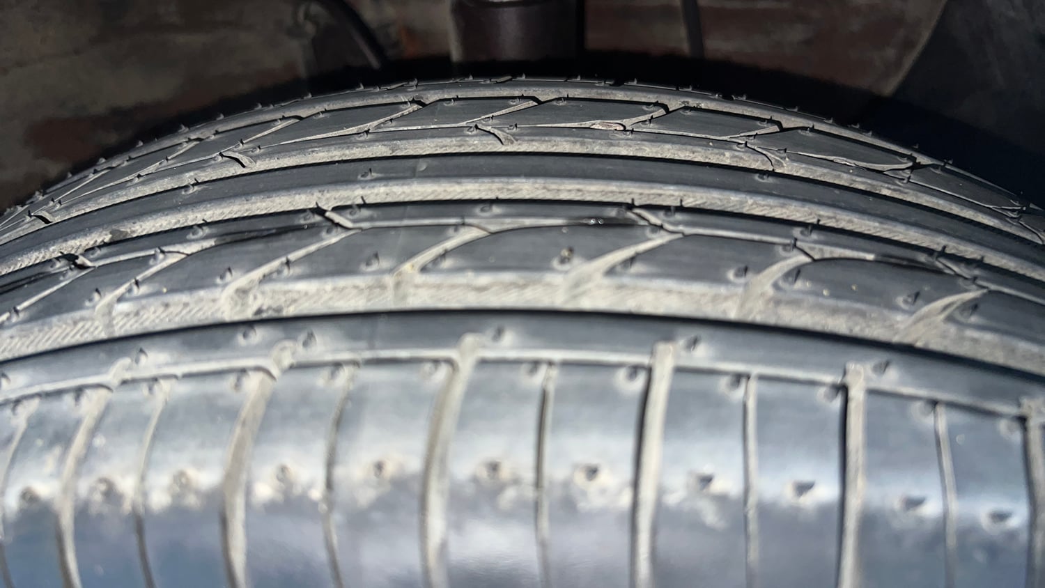 Used 2016 Hyundai Elite i20 Sportz 1.2 Petrol Manual tyres RIGHT FRONT TYRE TREAD VIEW