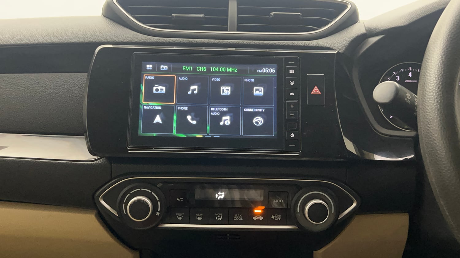 Used 2018 Honda Amaze 1.2 VX MT Petrol Petrol Manual interior MUSIC SYSTEM & AC CONTROL VIEW