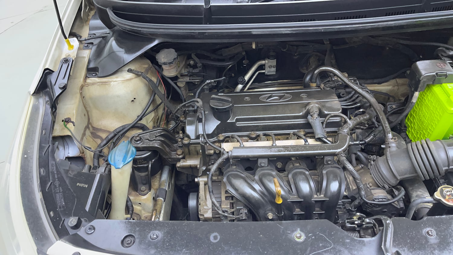 Used 2015 Hyundai Elite i20 Magna 1.2 Petrol Manual engine ENGINE RIGHT SIDE VIEW
