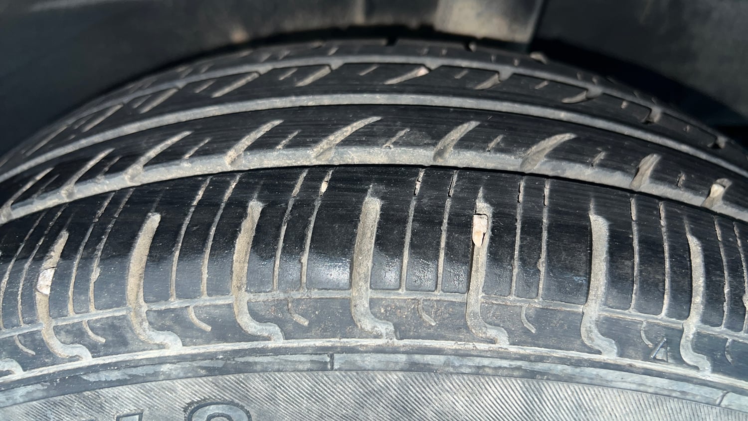 Used 2020 Renault Kwid RXL Petrol Manual tyres LEFT REAR TYRE TREAD VIEW
