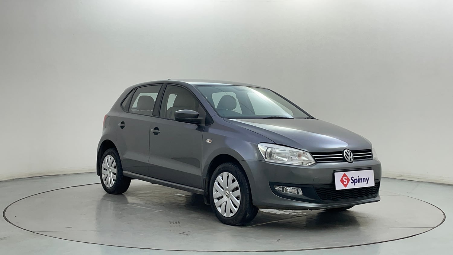 Used 2014 Volkswagen Polo Comfortline 1.2L (P) Petrol Manual exterior RIGHT FRONT CORNER VIEW