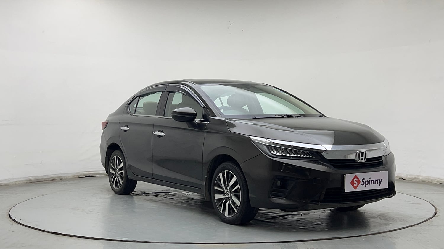 Used 2022 Honda City ZX CVT Petrol Petrol Automatic exterior RIGHT FRONT CORNER VIEW