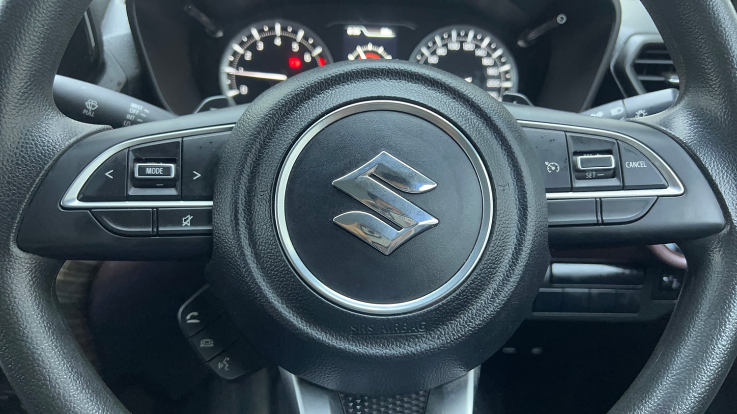 Used 2023 Maruti Suzuki Grand Vitara Delta Smart Hybrid AT Petrol Automatic top_features Airbags