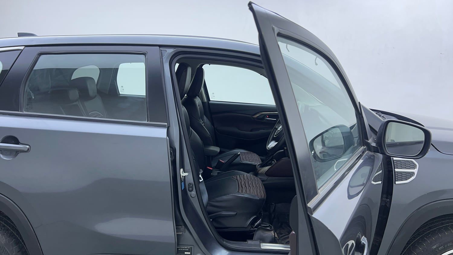 Used 2023 Maruti Suzuki Grand Vitara Delta Smart Hybrid AT Petrol Automatic interior RIGHT SIDE FRONT DOOR CABIN VIEW