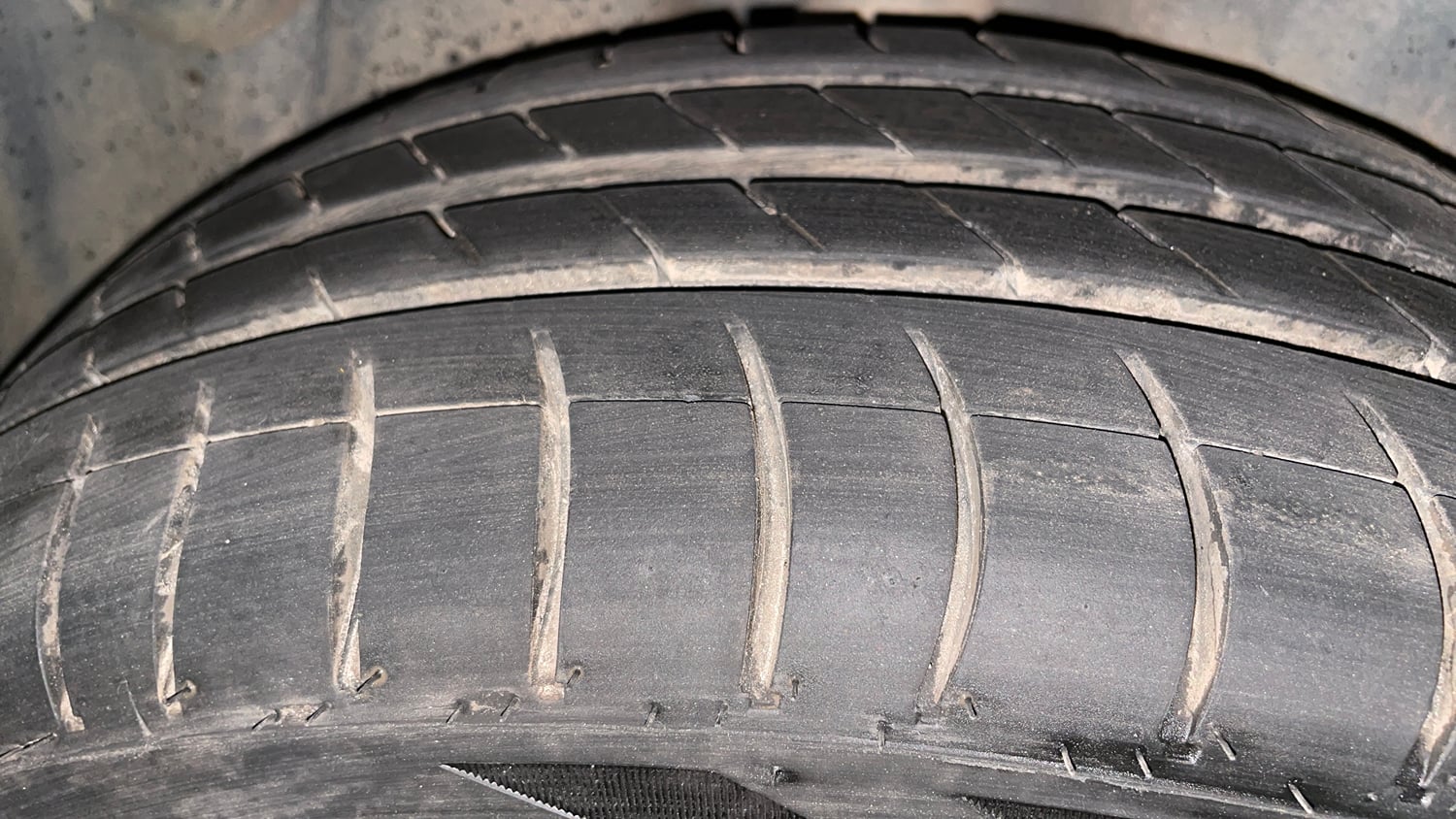 Used 2014 Volkswagen Polo Comfortline 1.2L (P) Petrol Manual tyres RIGHT REAR TYRE TREAD VIEW