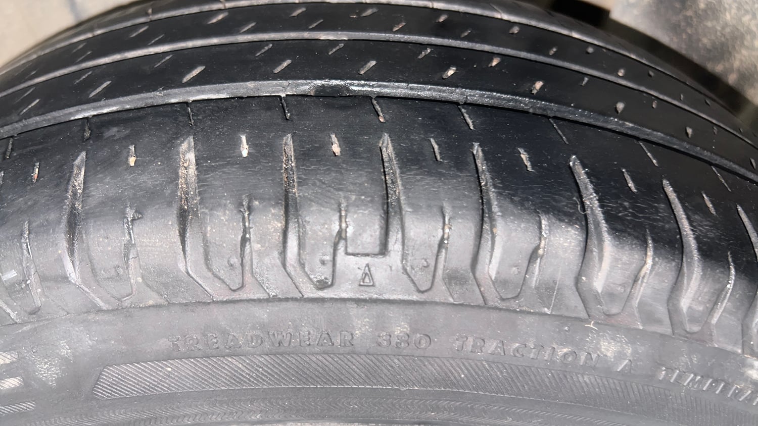 Used 2021 Maruti Suzuki XL6 Alpha MT Petrol Petrol Manual tyres LEFT REAR TYRE TREAD VIEW