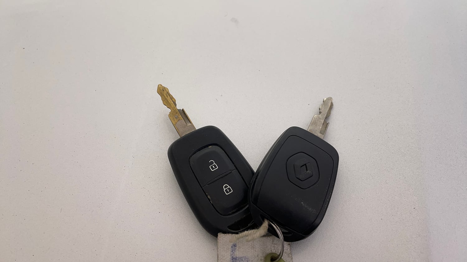 Used 2017 Renault Kwid RXT Petrol Manual extra CAR KEY VIEW