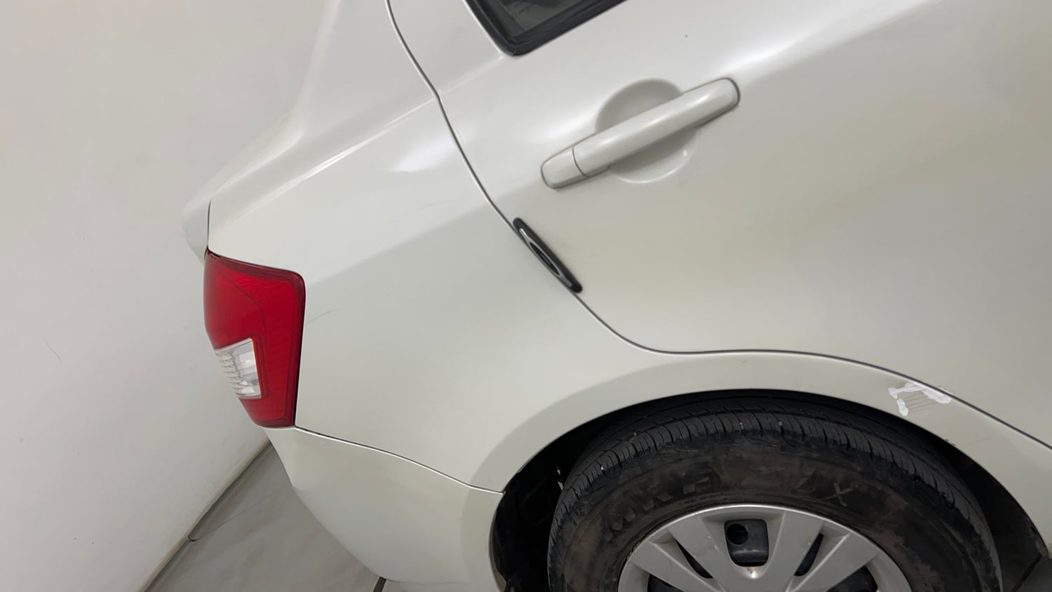 Used 2012 Maruti Suzuki Swift Dzire VXI Petrol Manual dents MINOR SCRATCH