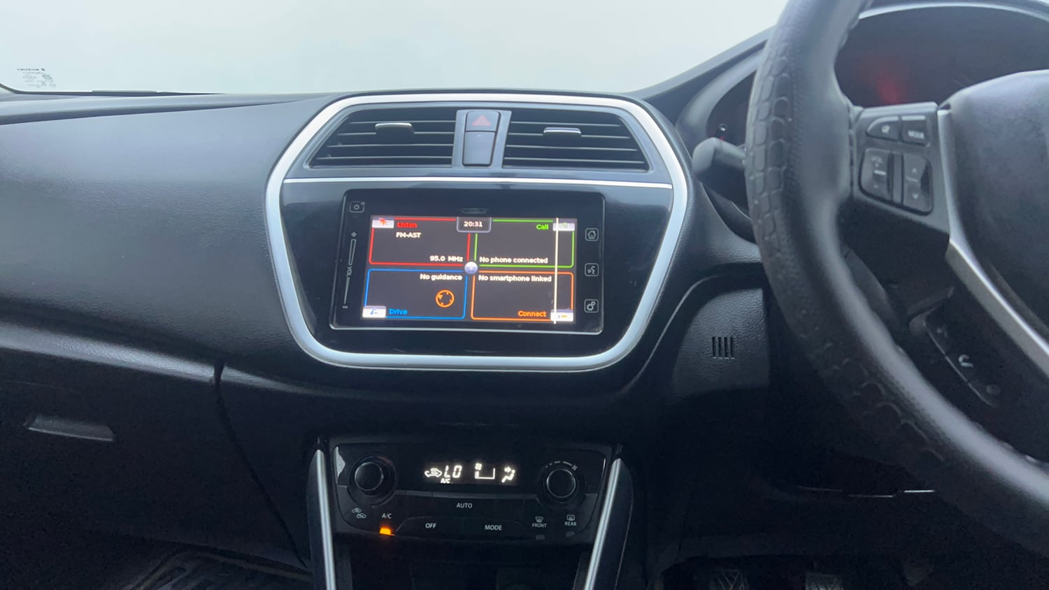 Used 2018 Maruti Suzuki S-Cross Zeta 1.3 Diesel Manual interior MUSIC SYSTEM & AC CONTROL VIEW