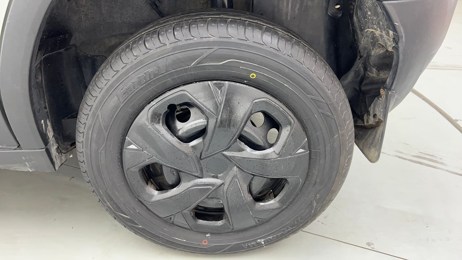 Used 2023 Tata Punch Pure MT Petrol Manual tyres LEFT REAR TYRE RIM VIEW