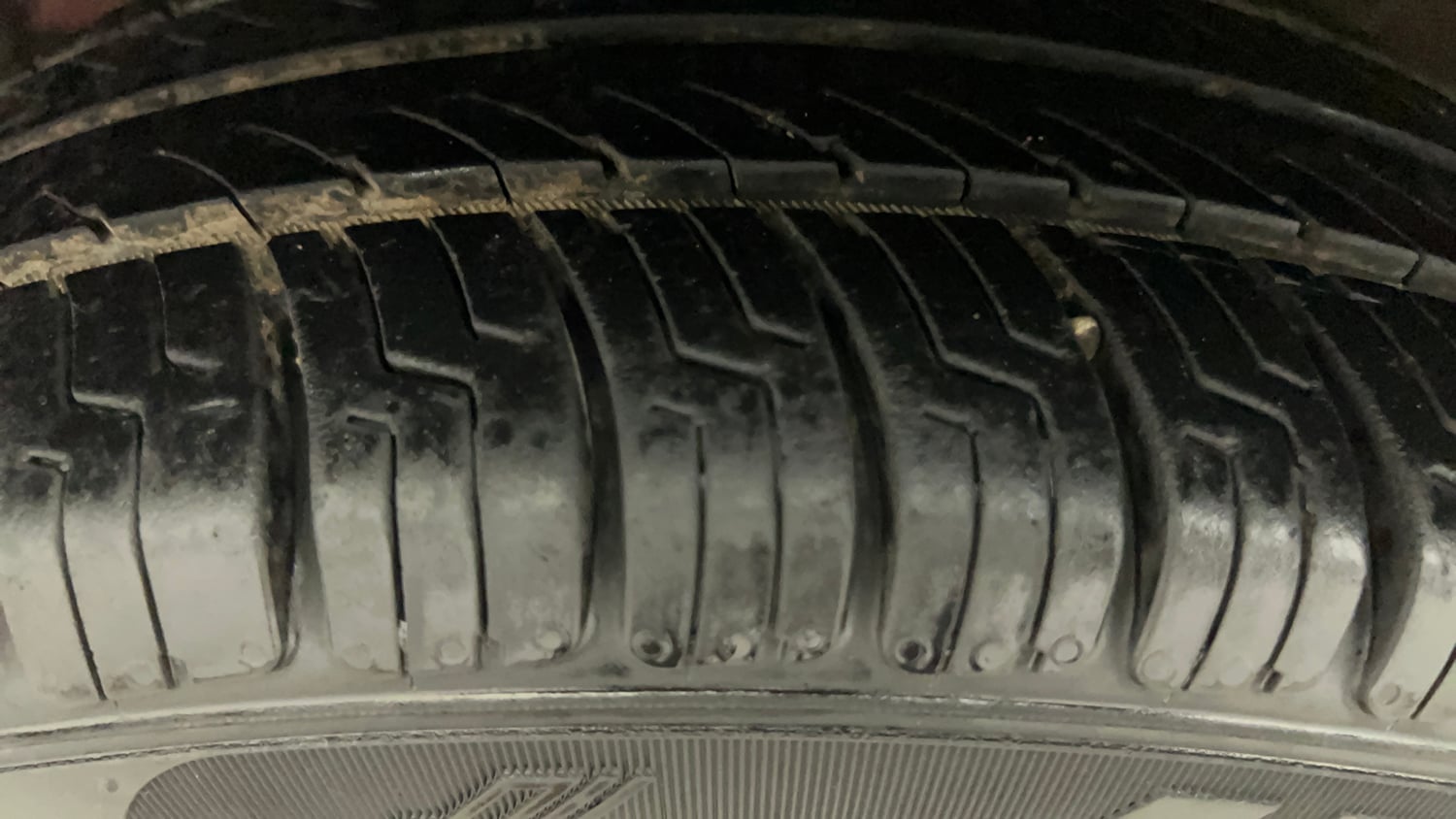 Used 2018 Hyundai Grand i10 Sportz 1.2 Kappa VTVT Petrol Manual tyres LEFT FRONT TYRE TREAD VIEW