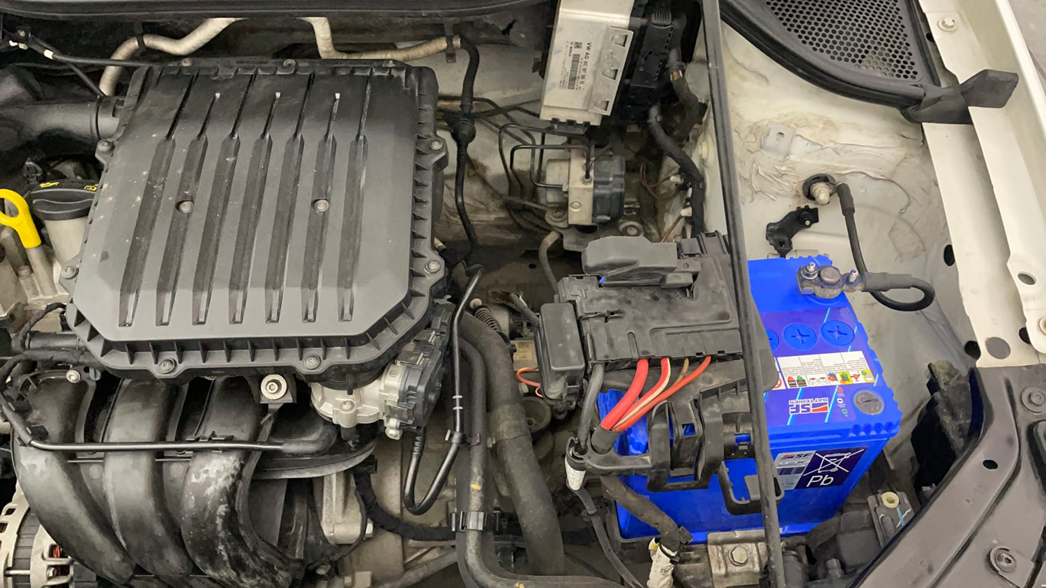 Used 2018 Volkswagen Polo Highline Plus 1.0 (P) 16 Alloy Petrol Manual engine ENGINE LEFT SIDE VIEW