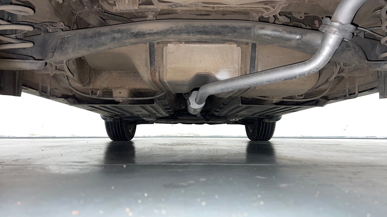 Used 2022 maruti-suzuki Vitara Brezza ZXi Petrol Manual extra REAR UNDERBODY VIEW (TAKEN FROM REAR)