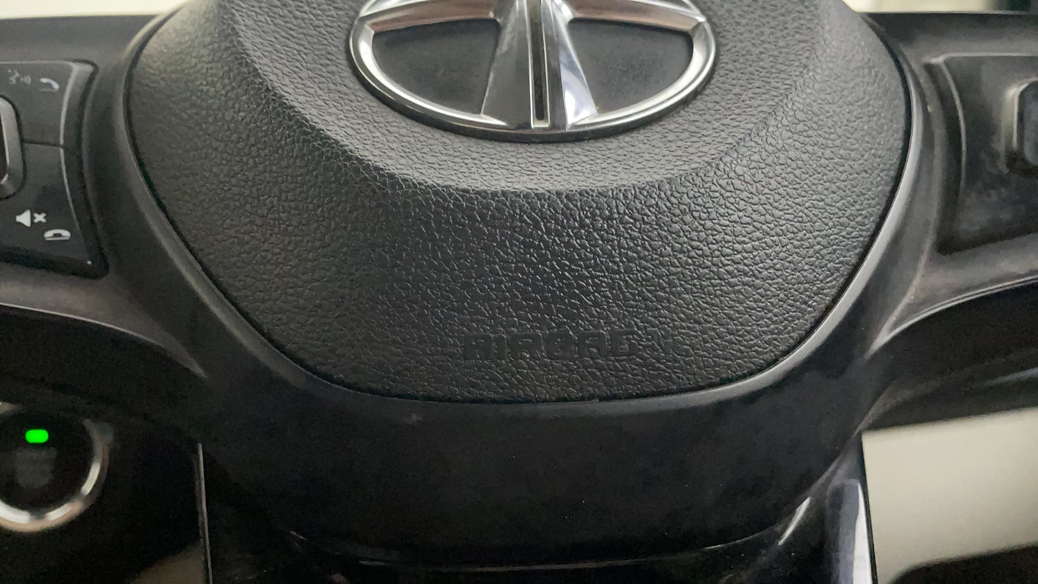 Used 2022 Tata Tigor XZ Plus Petrol Manual top_features Airbags