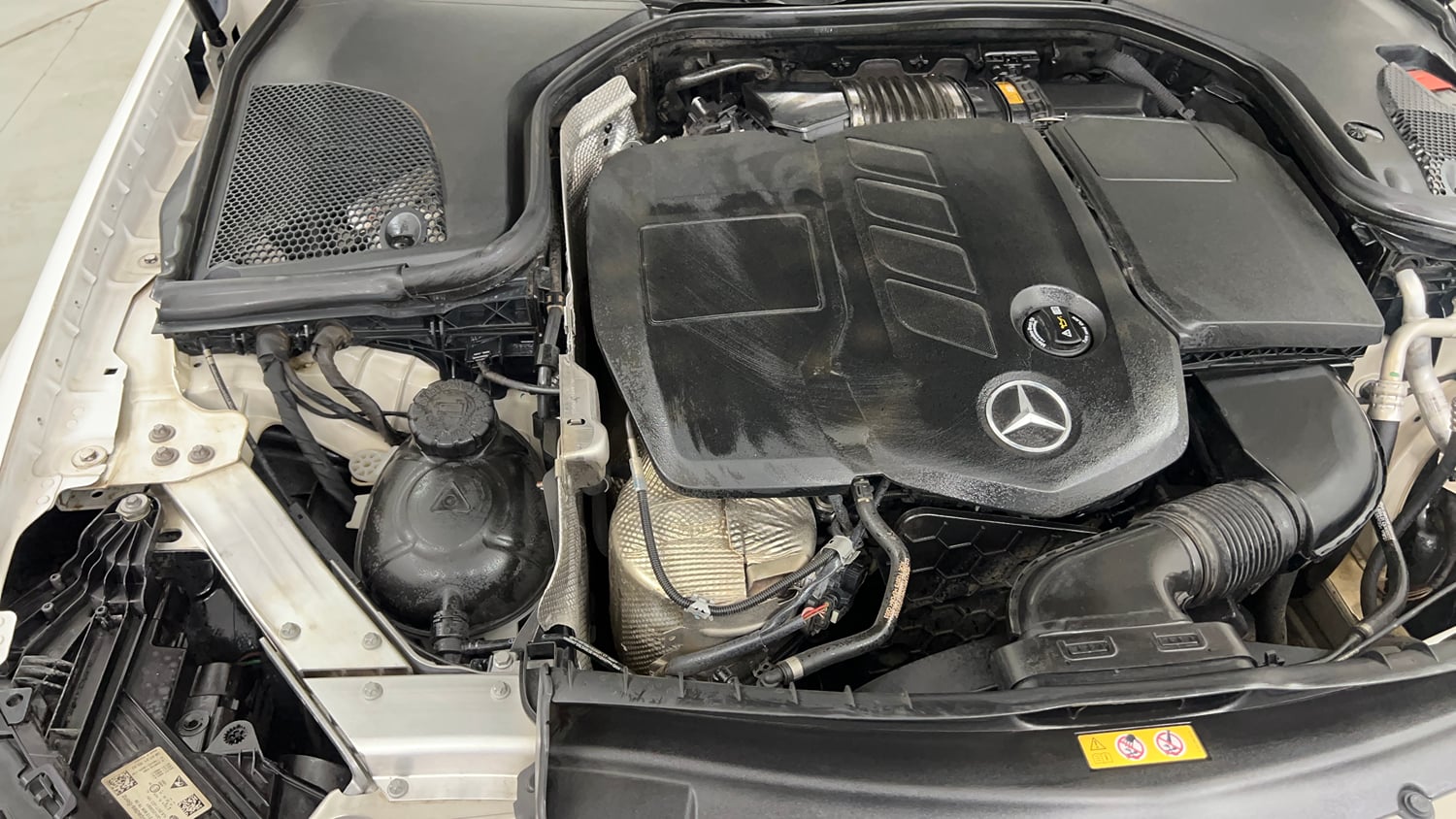 Used 2022 Mercedes-Benz E-Class E 220d Exclusive Diesel Automatic engine ENGINE RIGHT SIDE VIEW
