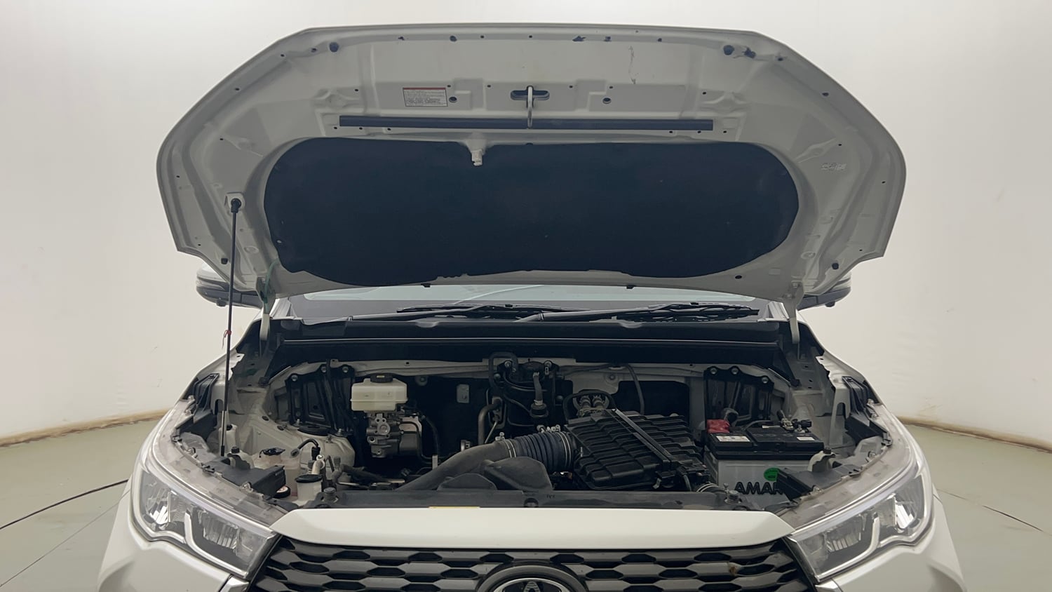 Used 2024 Toyota Innova Hycross ZX Hybrid 7 STR Hybrid Automatic engine ENGINE & BONNET OPEN FRONT VIEW
