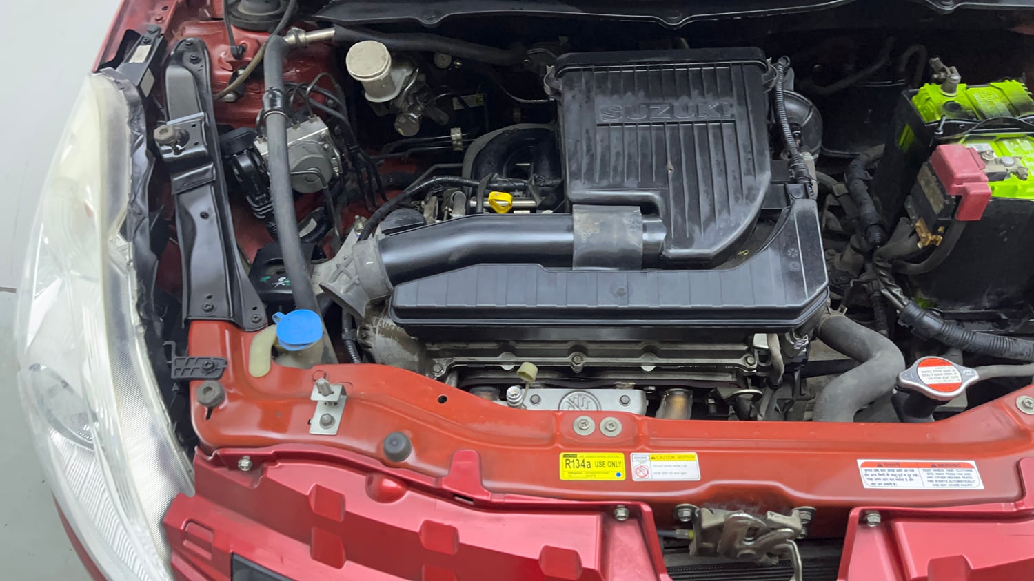 Used 2014 Maruti Suzuki Swift ZXi Petrol Manual engine ENGINE RIGHT SIDE VIEW