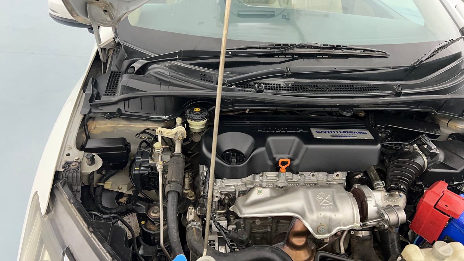Used 2018 Honda City ZX Diesel Diesel Manual engine ENGINE RIGHT SIDE HINGE & APRON VIEW
