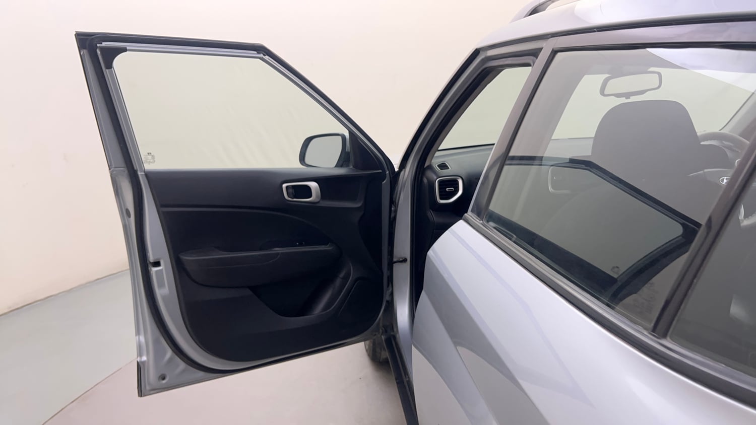Used 2019 Hyundai Venue SX Plus 1.0 Turbo DCT Petrol Automatic interior LEFT FRONT DOOR OPEN VIEW