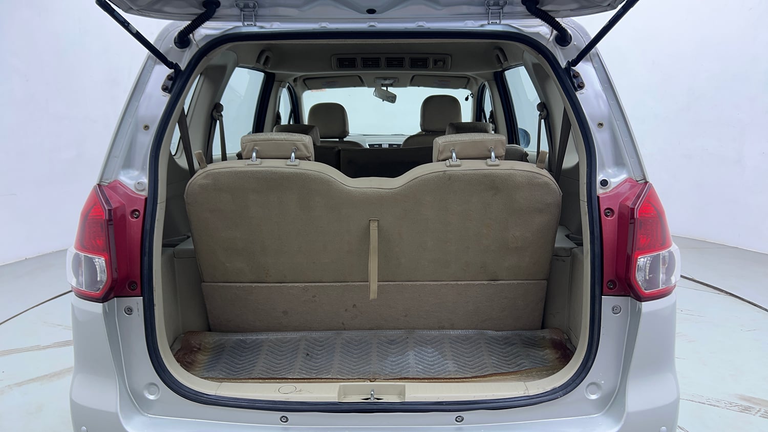 Used 2015 Maruti Suzuki Ertiga ZXi Petrol Manual interior DICKY INSIDE VIEW