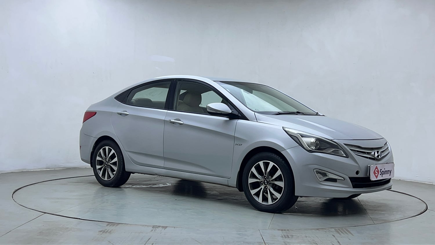 Used 2016 Hyundai Verna 1.6 VTVT SX Petrol Manual exterior RIGHT FRONT CORNER VIEW