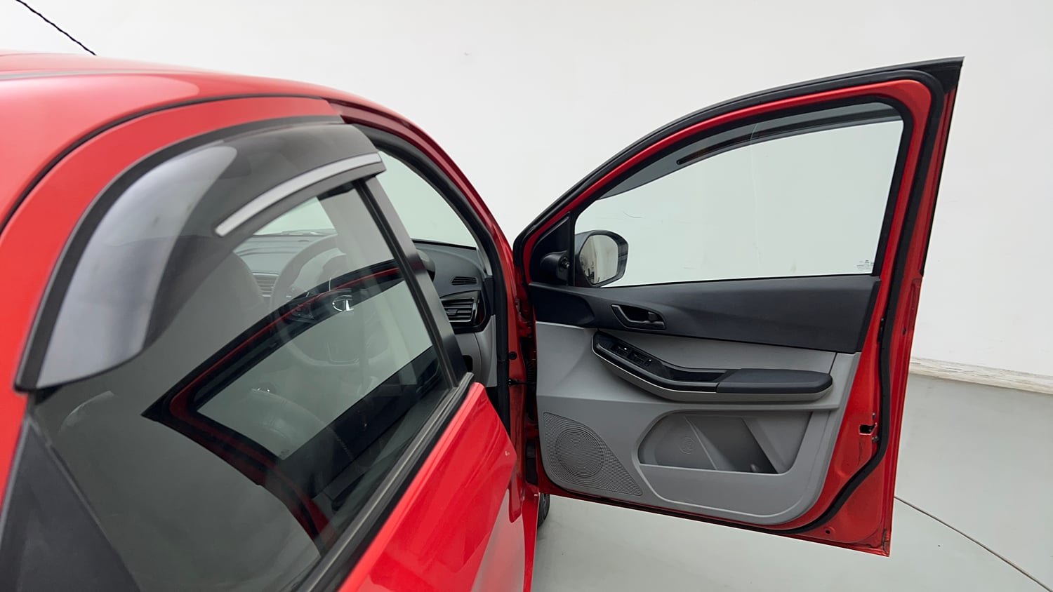 Used 2022 Tata Tiago XT Petrol Manual interior RIGHT FRONT DOOR OPEN VIEW