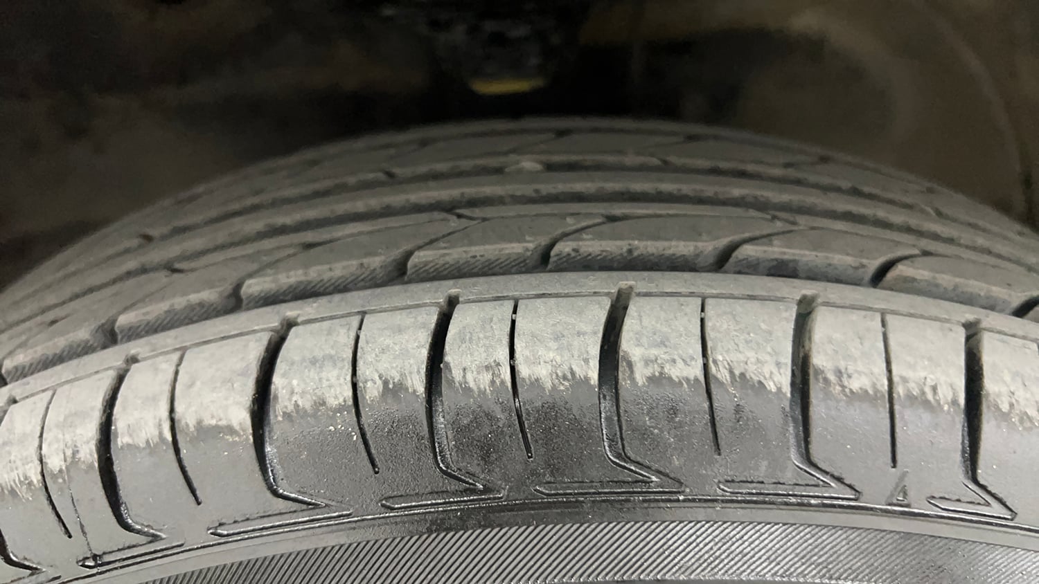 Used 2013 Maruti Suzuki Wagon R LXI CNG Cng Manual tyres LEFT FRONT TYRE TREAD VIEW