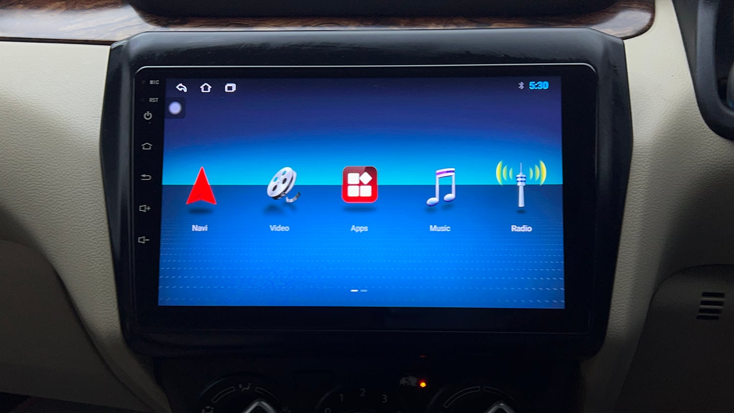 Used 2018 Maruti Suzuki Dzire VXi AMT Petrol Automatic top_features Integrated (in-dash) music system