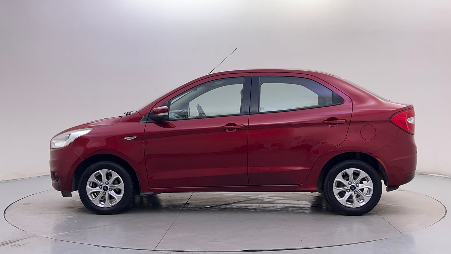 Used 2016 Ford Figo Aspire Titanium1.5 TDCi Diesel Manual exterior LEFT SIDE VIEW