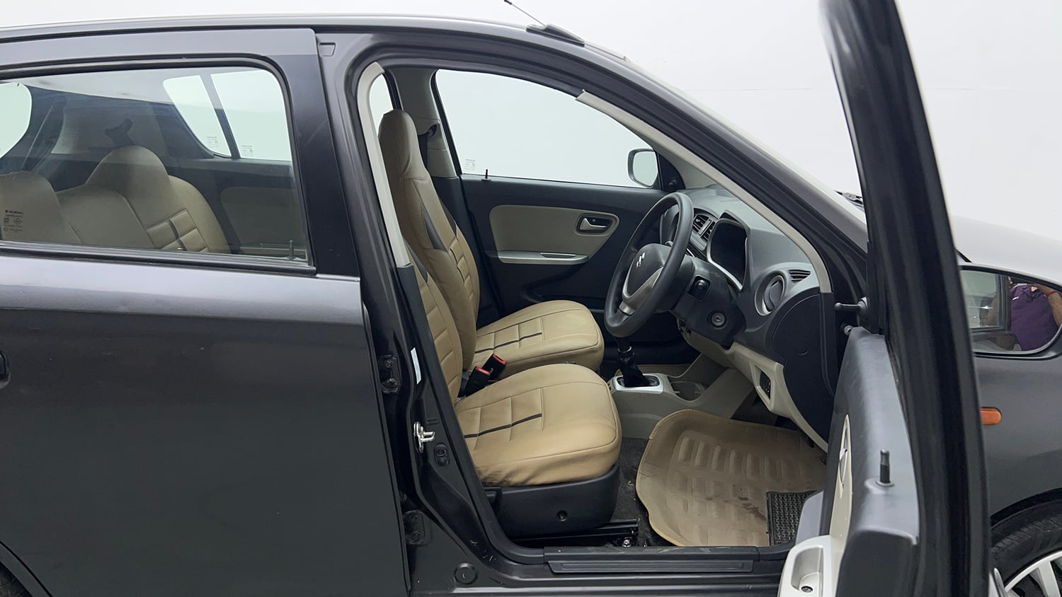 Used 2017 Maruti Suzuki Alto K10 VXi Petrol Manual interior RIGHT SIDE FRONT DOOR CABIN VIEW