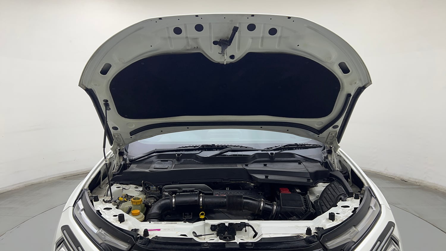 Used 2022 Tata Harrier XT Diesel Manual engine ENGINE & BONNET OPEN FRONT VIEW