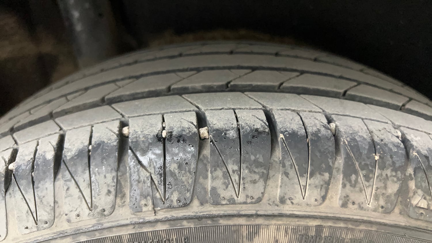 Used 2016 Maruti Suzuki Vitara Brezza ZDi+ Dual Tone Diesel Manual tyres RIGHT REAR TYRE TREAD VIEW