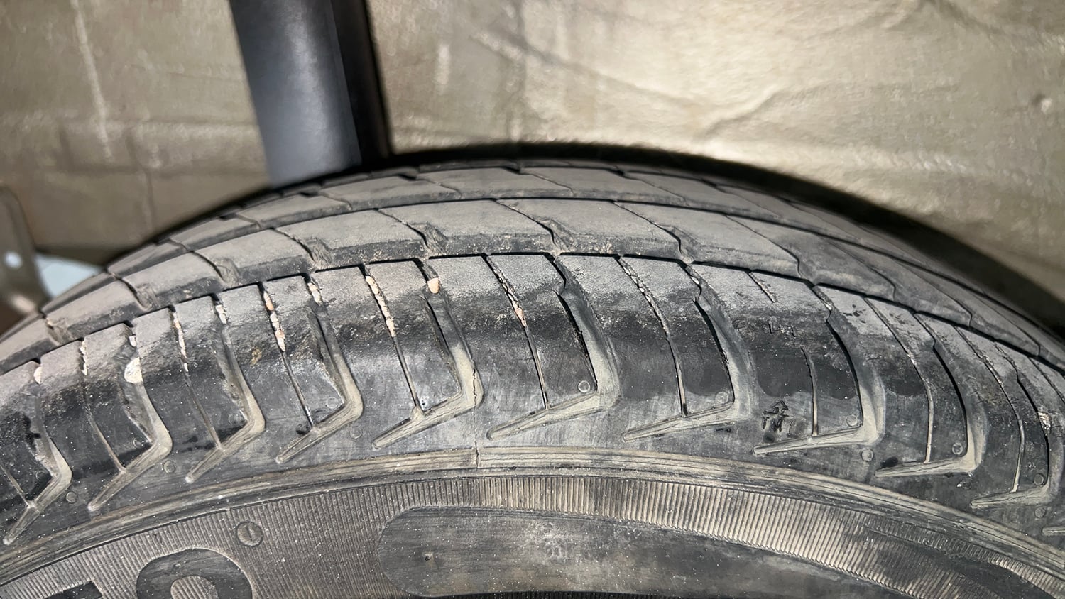 Used 2023 Maruti Suzuki Alto K10 VXi AGS Petrol Automatic tyres RIGHT REAR TYRE TREAD VIEW