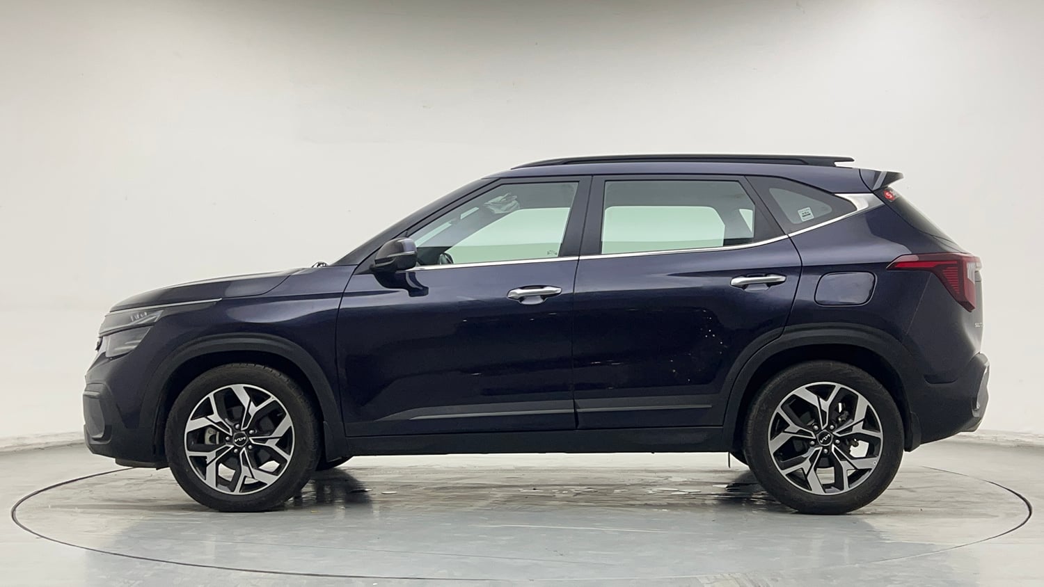 Used 2024 Kia Seltos GTX Plus 1.5 Turbo Petrol DCT Petrol Automatic exterior LEFT SIDE VIEW