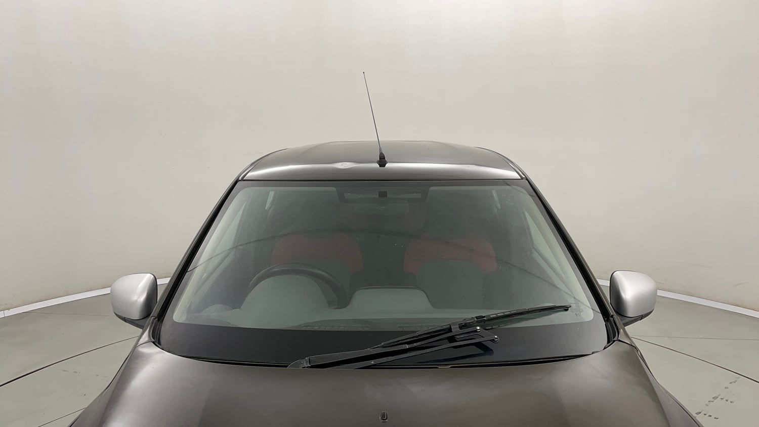 Used 2018 Renault Kwid 1.0 RXT Petrol Manual exterior FRONT WINDSHIELD VIEW
