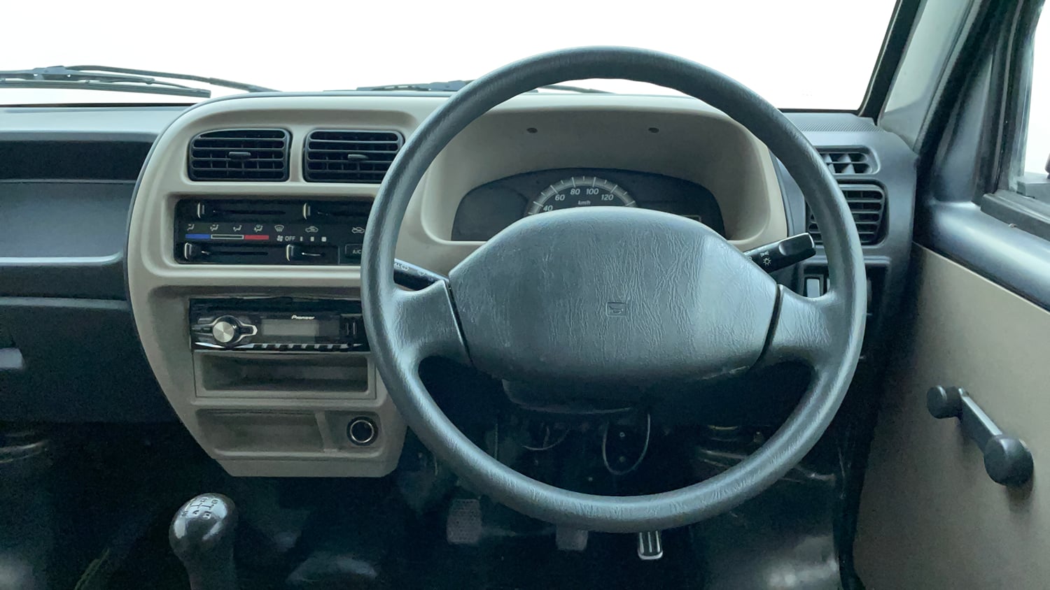 Used 2015 Maruti Suzuki Eeco 5 STR WITH A/C+HTR Petrol Manual interior STEERING VIEW