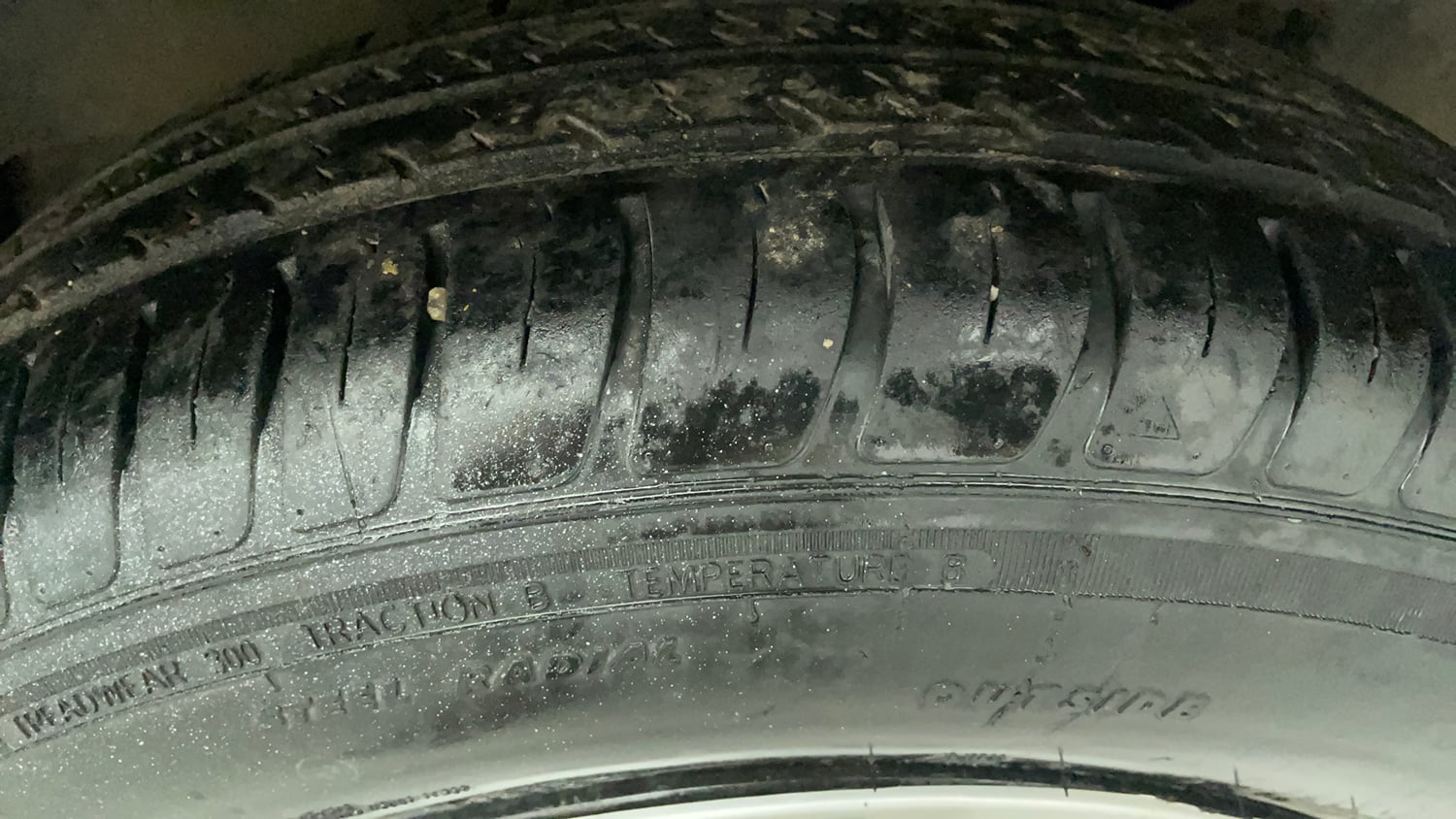 Used 2022 Maruti Suzuki Swift VXi Petrol Manual tyres LEFT REAR TYRE TREAD VIEW