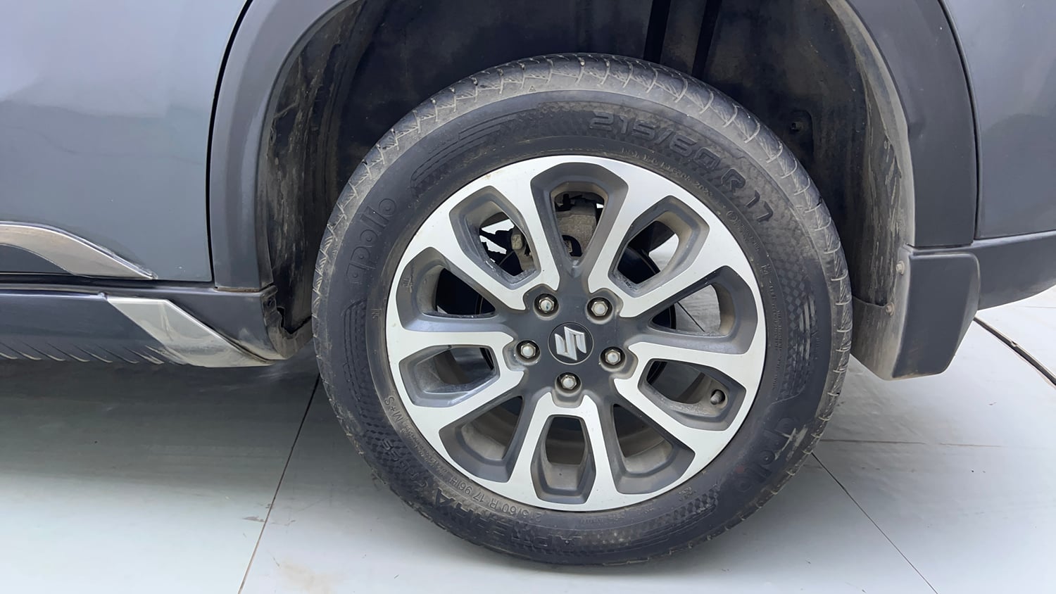 Used 2023 Maruti Suzuki Grand Vitara Delta Smart Hybrid AT Petrol Automatic tyres LEFT REAR TYRE RIM VIEW